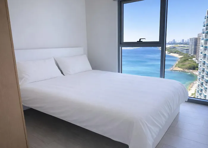 Modern 2br Seaview Beside Okada & Moa *