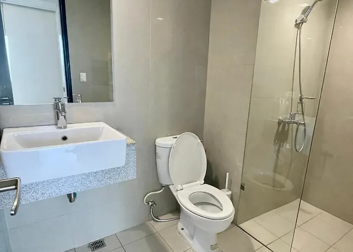 Modern 2br Seaview Beside Okada & Moa Manila