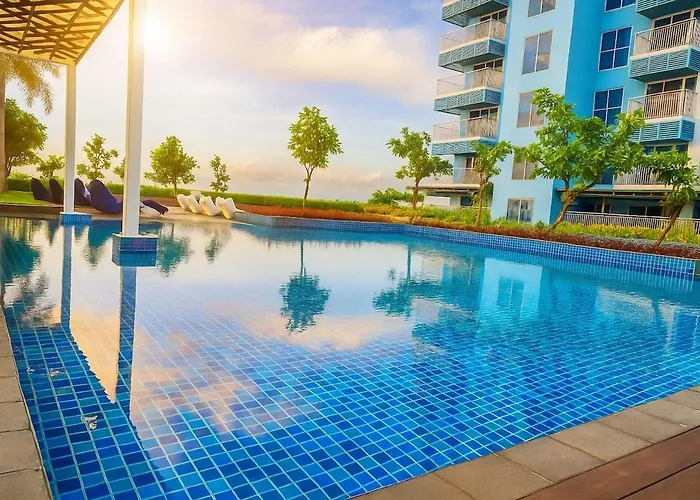Modern 2br Seaview Beside Okada & Moa
